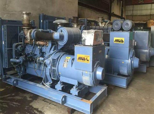泰兴发电机组带负载降电压是什么原因照成的？