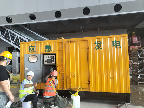 泰兴怎样判断空气滤清器是否需要更换？