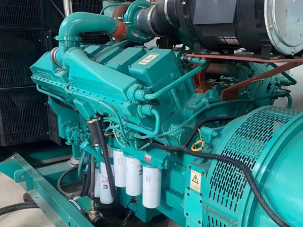 泰兴更换100kW柴油发电机组机油时，需要注意哪些事项？